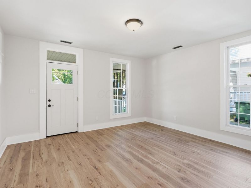 240 W 3rd Street, Marysville, OH 43040 Photo 6
