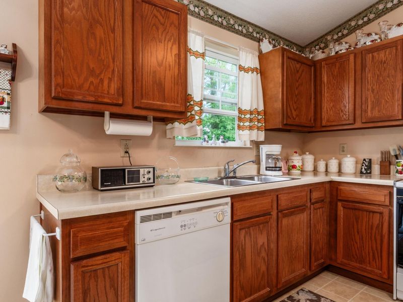 1950 Patrick Drive E, Newark, OH 43055 Photo 10