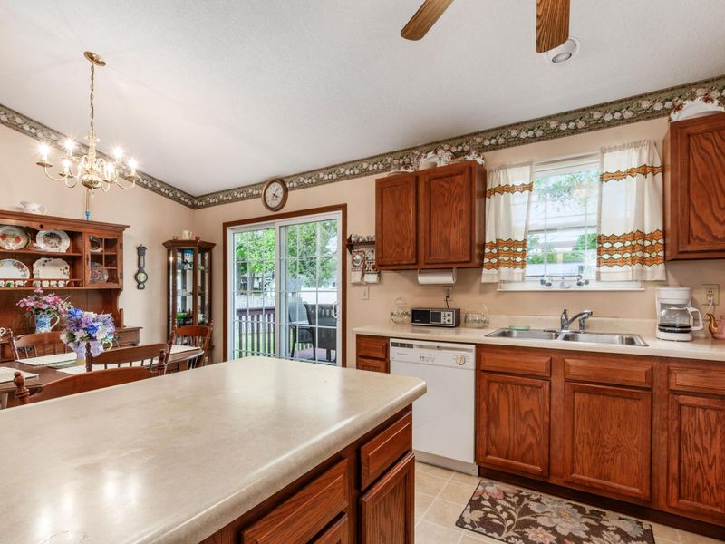 1950 Patrick Drive E, Newark, OH 43055 Photo 12