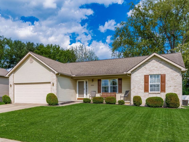 1950 Patrick Drive E, Newark, OH 43055 Photo 2