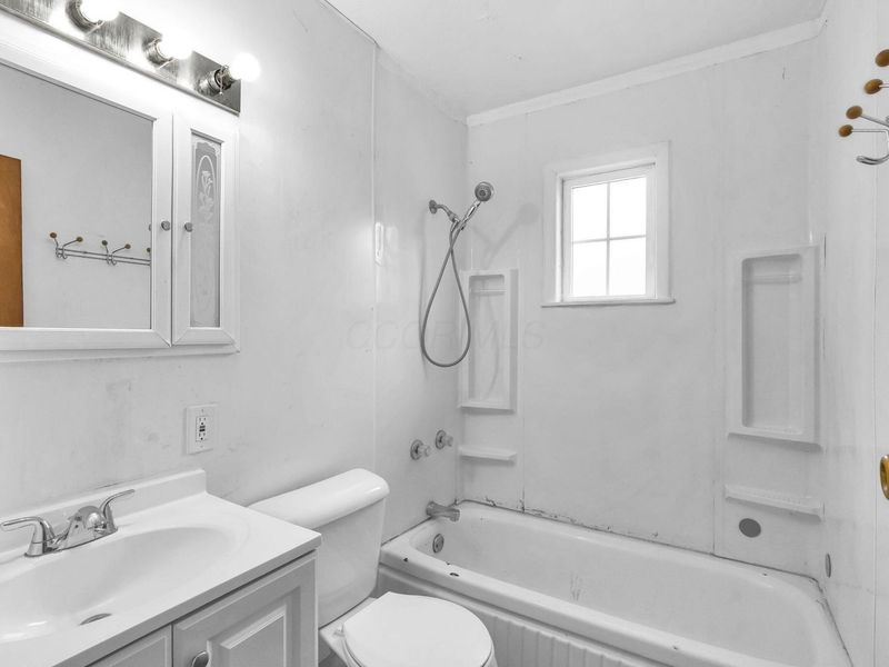 1695 Little Avenue , Columbus, OH 43223 Photo 18