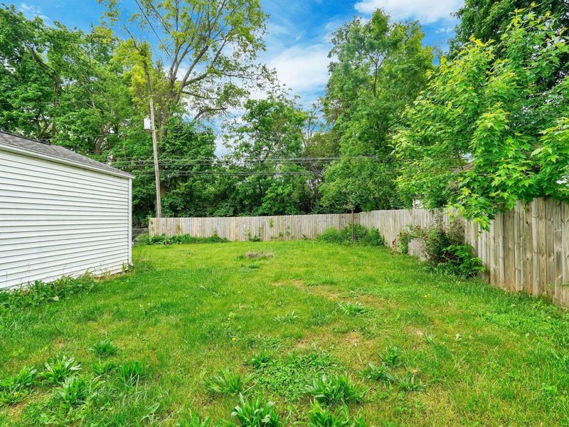 1695 Little Avenue , Columbus, OH 43223 Photo 24