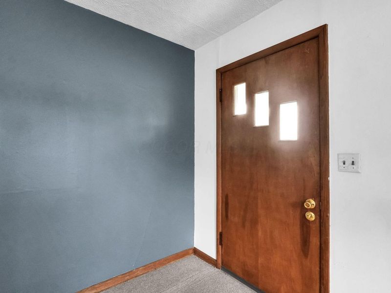 1695 Little Avenue , Columbus, OH 43223 Photo 5