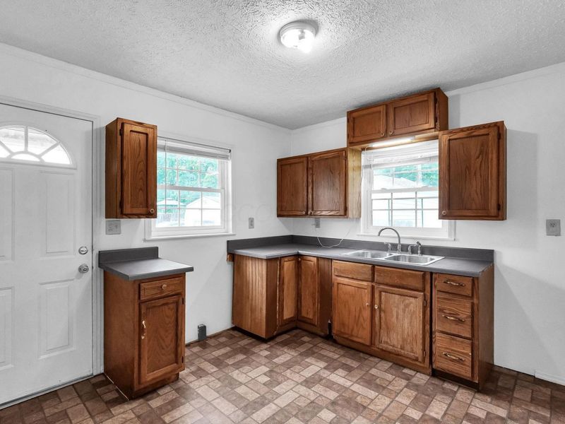 1695 Little Avenue , Columbus, OH 43223 Photo 9