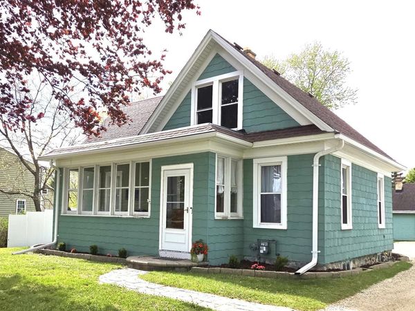 913 E Washington STREET, West Bend, WI 53095
