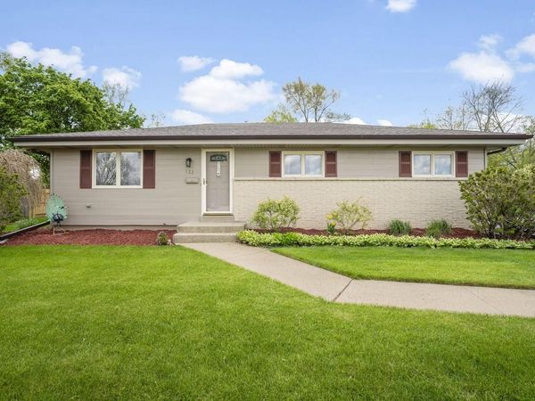 533 Oakland AVENUE, Mukwonago, WI 53149