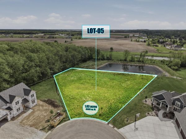 S101W21316 MANEYS COURT, Muskego, WI 53150