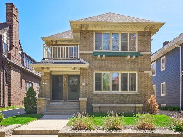 3916 N Farwell AVENUE, Unit 3918, Shorewood, WI 53211