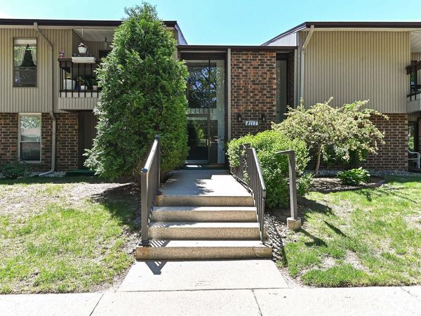 8117 W Manitoba STREET, Unit 14, West Allis, WI 53219