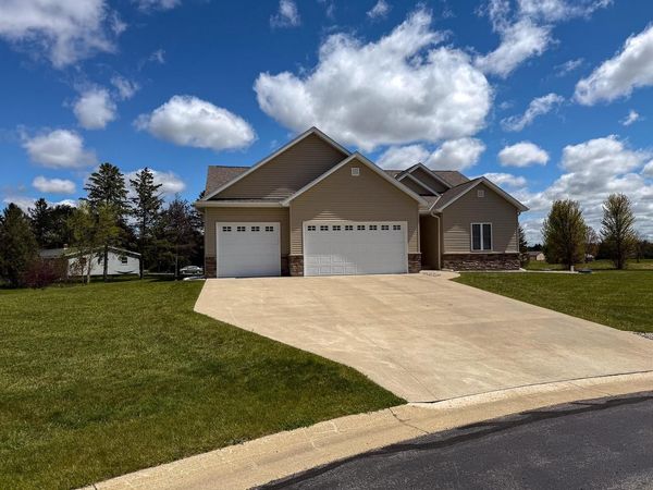 6960 Barney COURT, West Bend, WI 53090