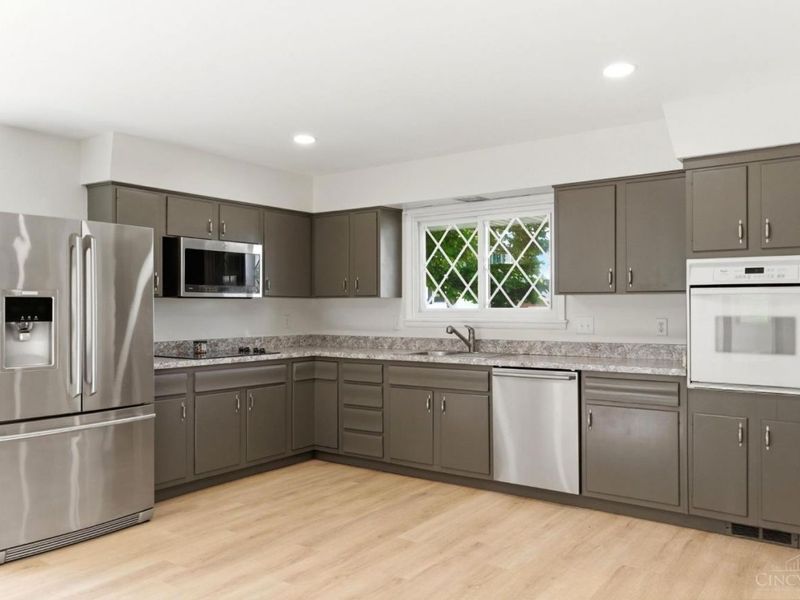 3721 Fiesta Way, Middletown, OH 45044 Photo 9