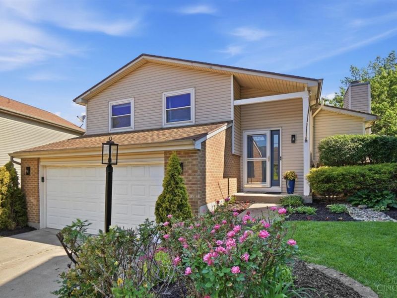 5230 Leatherwood Drive, West Chester, OH 45069 Photo 2