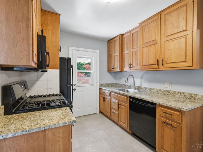 939 Winsray Court, Springfield Twp., OH 45224 Photo 11