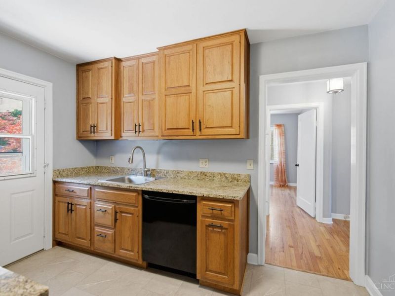 939 Winsray Court, Springfield Twp., OH 45224 Photo 12