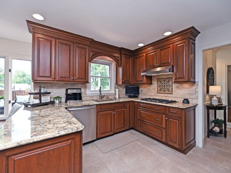 6453 Oldbarn Court, Madeira, OH 45243 Photo 14