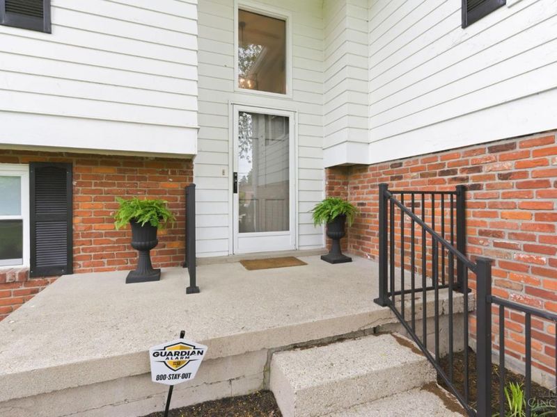 11662 Sharonwoods Court, Cincinnati, OH 45241 Photo 2