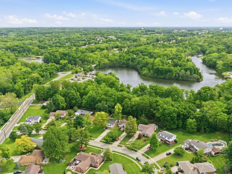 11662 Sharonwoods Court, Cincinnati, OH 45241 Photo 3