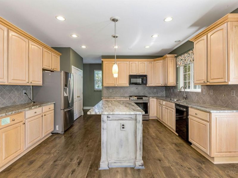 9726 Country Trail, Loveland, OH 45140 Photo 18