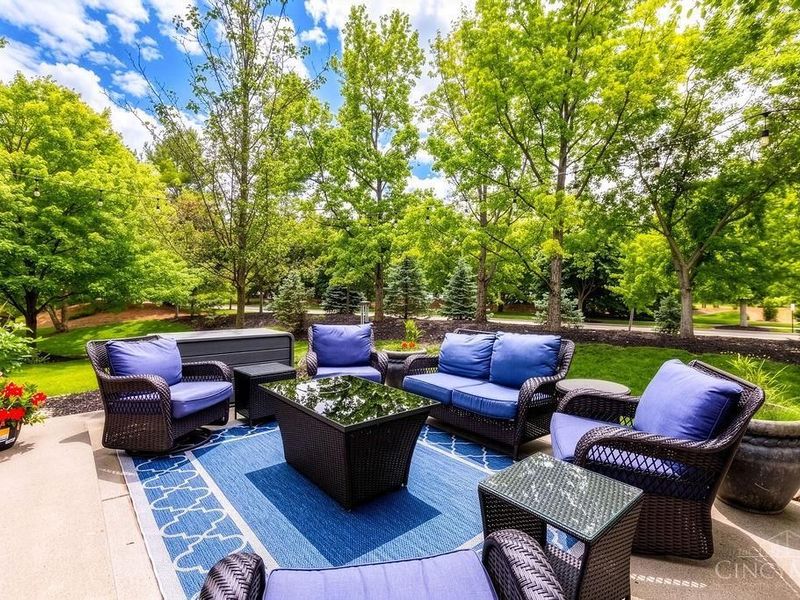 4594 Atrium Court, Mason, OH 45040 Photo 6