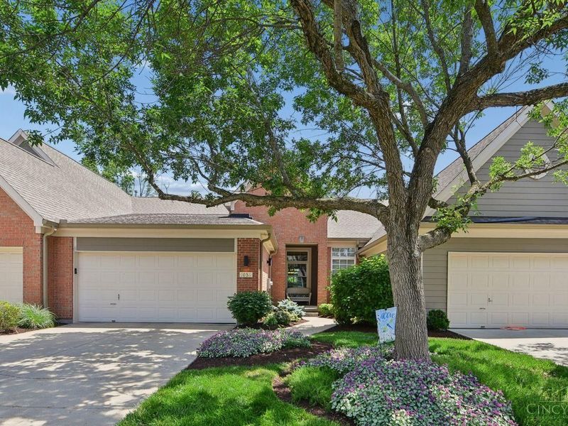 7036 Scarlet Oak Court, Mason, OH 45040 Photo 2