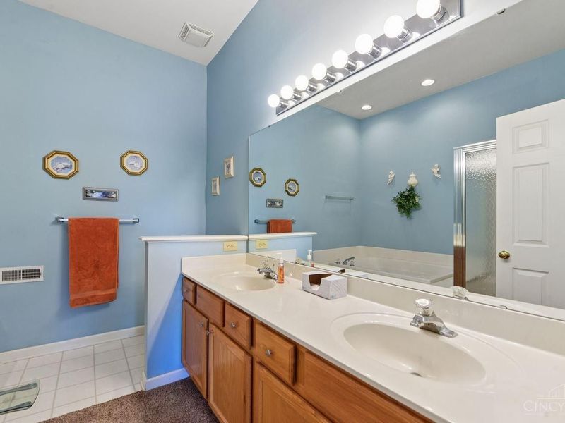 7036 Scarlet Oak Court, Mason, OH 45040 Photo 35
