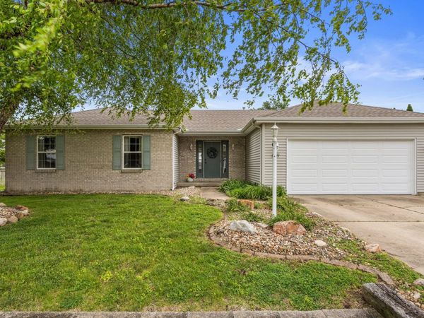 809 S SCARBOROUGH Street , Sidney, IL 61877