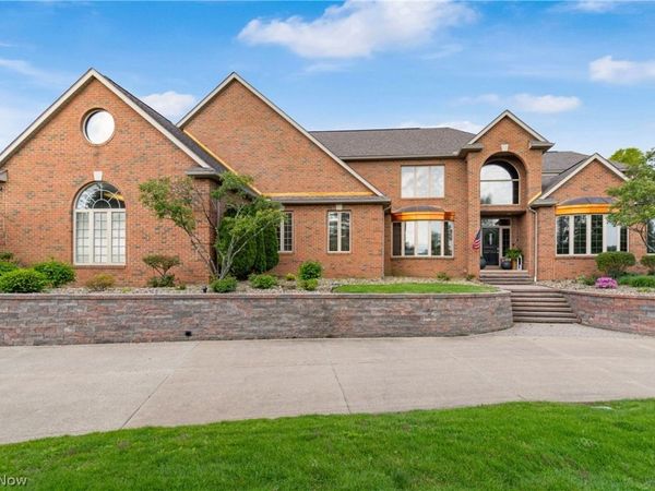 6182 Bertram Avenue NW, Canton, OH 44718