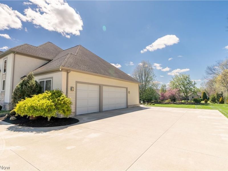 7557 Lutz Avenue NW, Massillon, OH 44646 Photo 2