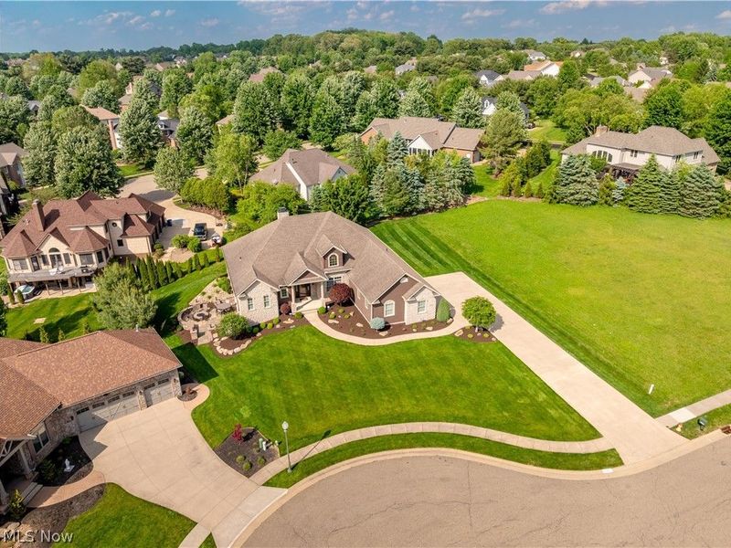 8591 Harlequin Circle NW, Massillon, OH 44646 Photo 2