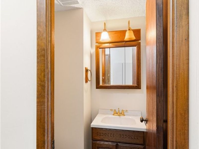 17220 Sheldon Court, Unit 48B, Brook Park, OH 44142 Photo 10