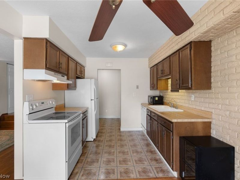 17220 Sheldon Court, Unit 48B, Brook Park, OH 44142 Photo 7