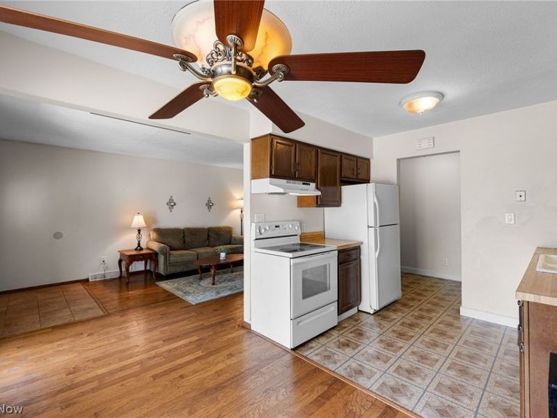 17220 Sheldon Court, Unit 48B, Brook Park, OH 44142 Photo 8