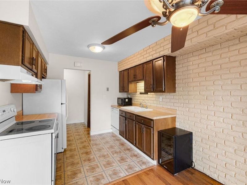 17220 Sheldon Court, Unit 48B, Brook Park, OH 44142 Photo 9
