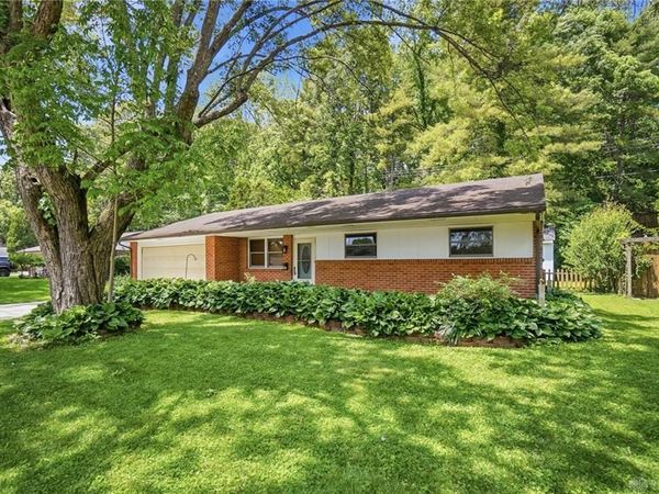 160 Belair Circle, Bellbrook, OH 45305