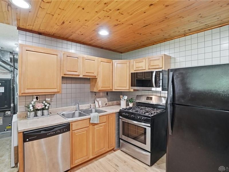 160 Belair Circle, Bellbrook, OH 45305 Photo 11