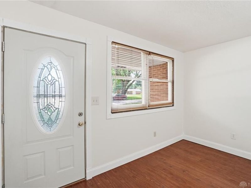 160 Belair Circle, Bellbrook, OH 45305 Photo 6