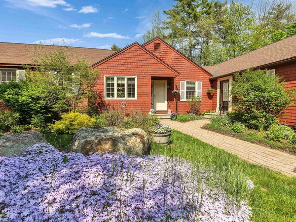 12 Colonial Square, Peterborough, NH 03458