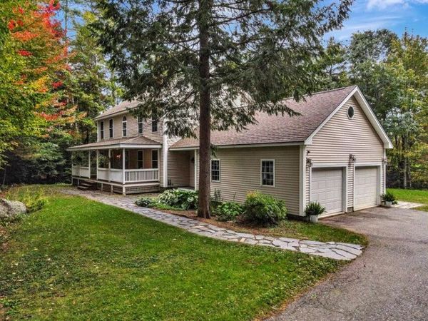 8 Wedgewood Drive, Oakland, ME 04963