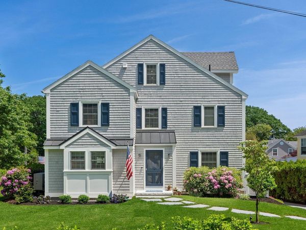 9 Oak Street, Kennebunk, ME 04043