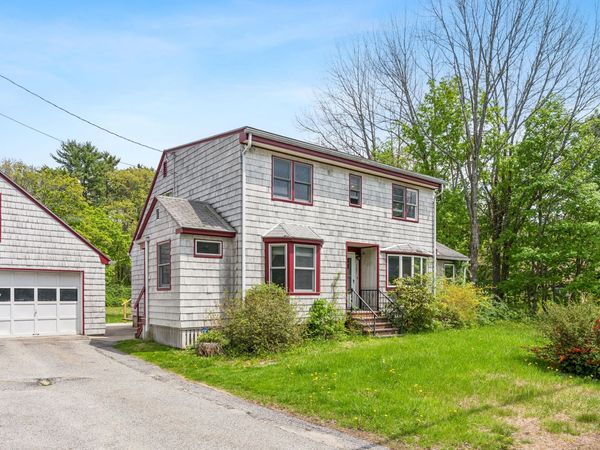 125 Ledgewood Drive, Falmouth, ME 04105