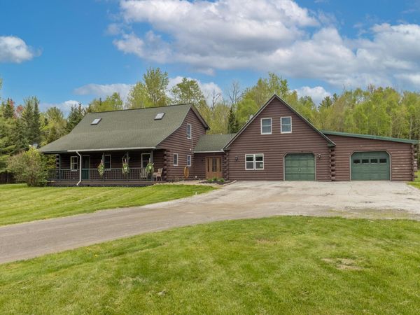 118 County Woods Road, Newport, ME 04953