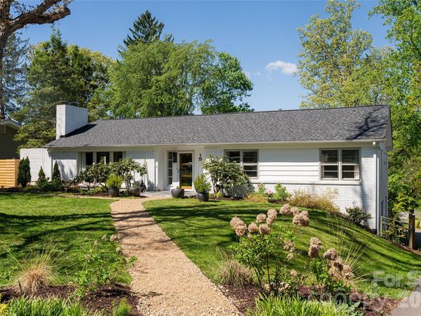15 Red Oak Road, Asheville, NC 28804