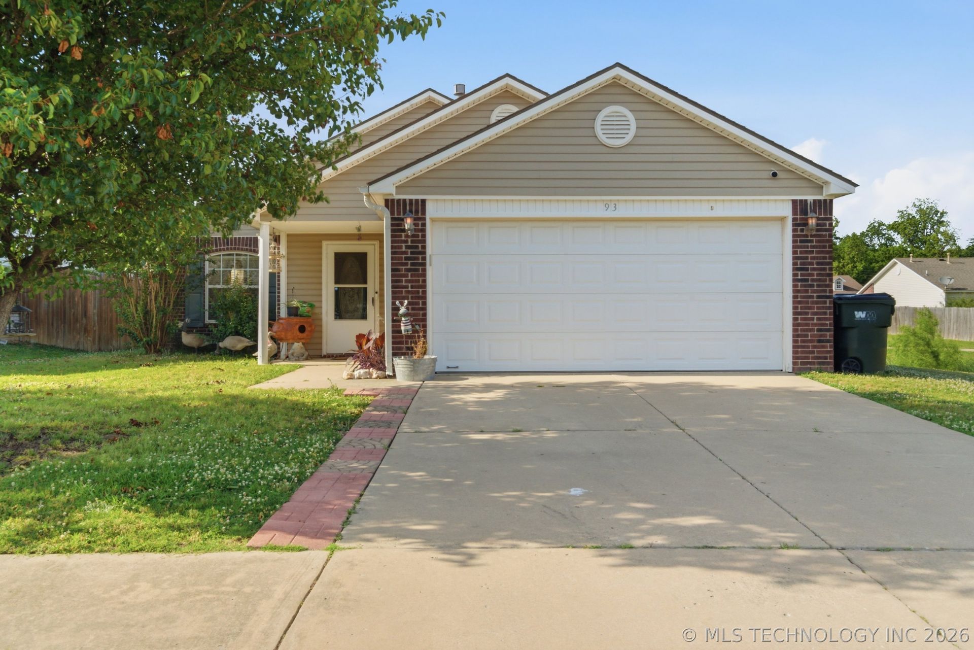 93 W Fairlane Place, Sapulpa, OK 74066 Main Photo