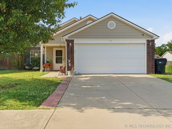 93 W Fairlane Place, Sapulpa, OK 74066