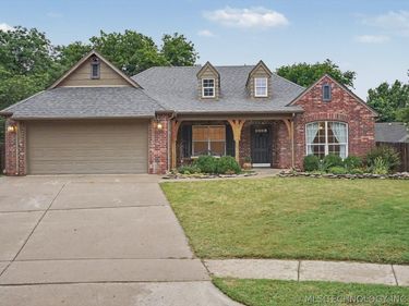 2111 W E Court, Jenks, OK 74037