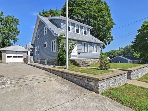 41 Highland St, Auburn, MA 01501