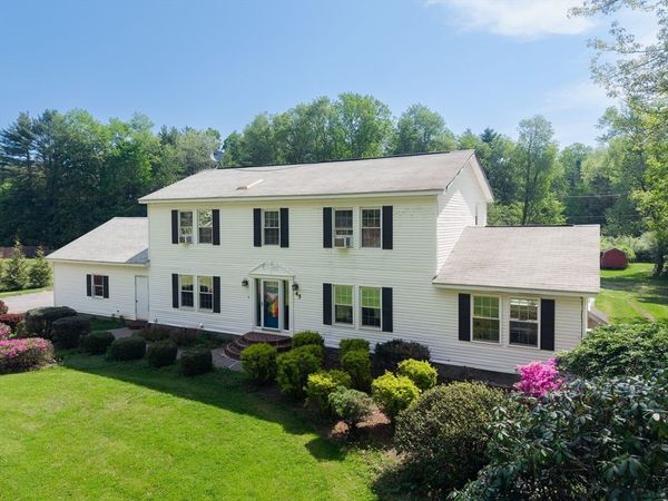 45 River Rd, Sturbridge, MA 01566