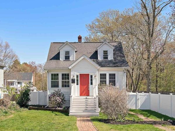 124 Gainsville Rd, Dedham, MA 02026