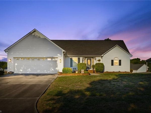 101 Erin Lane , Thomasville, NC 27360