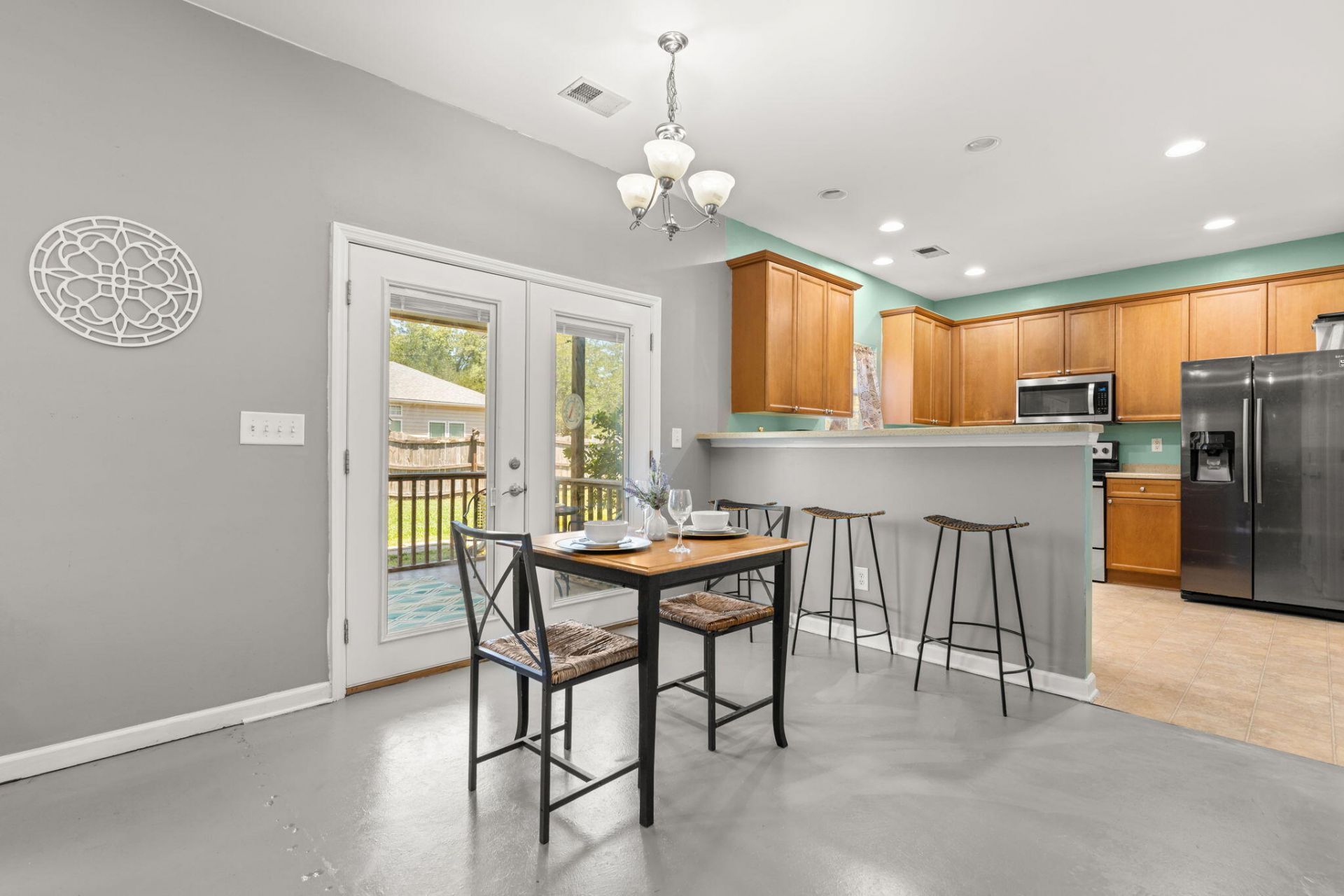9404 Divot Lane Photo 12